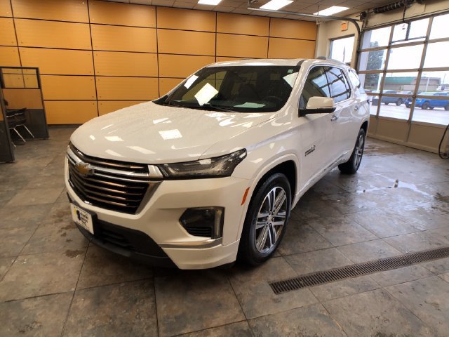 Used 2023 Chevrolet Traverse High Country AWD/4WD image 3