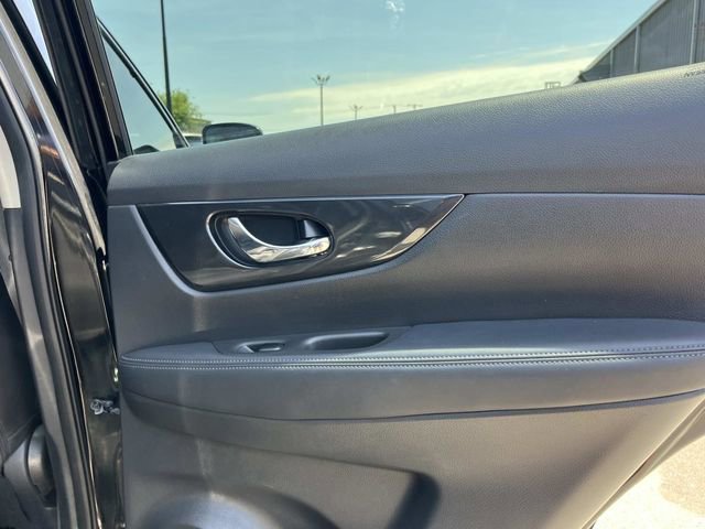 Used 2019 Nissan Rogue SV FWD image 26