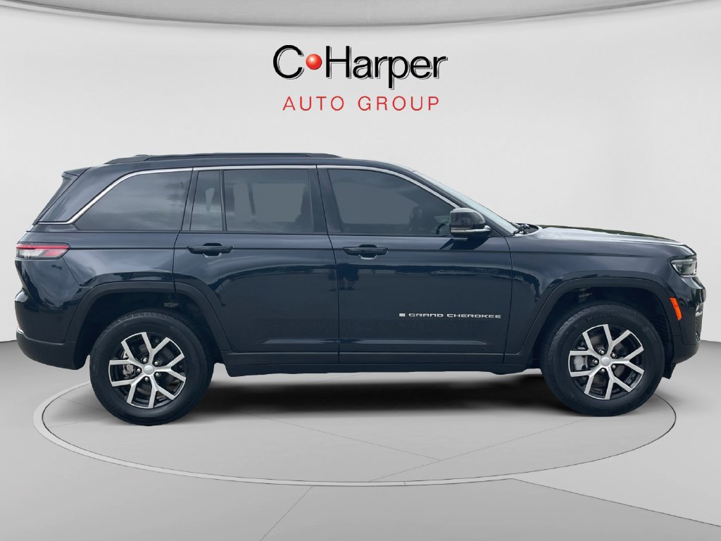 Used 2024 Jeep Grand Cherokee Limited AWD/4WD image 2