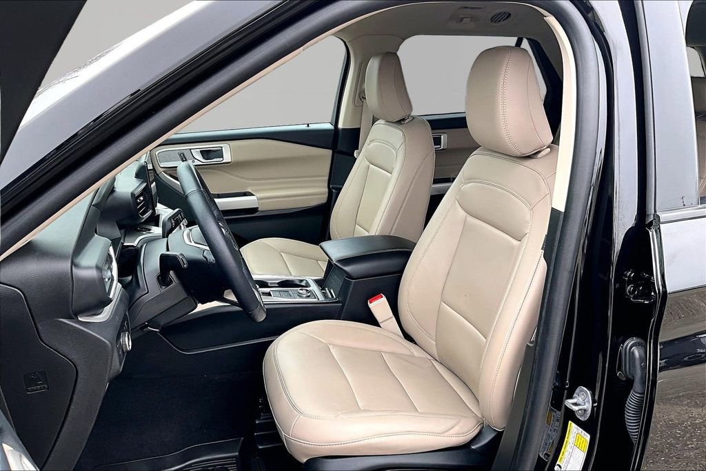 Certified 2023 Ford Explorer XLT w/ Equipment Group 202A image 25