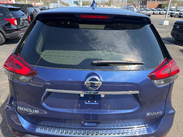 Used 2017 Nissan Rogue SV w/ SV Premium Package AWD/4WD image 6