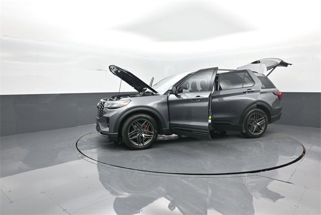 Certified 2025 Ford Explorer ST-Line w/ Premium Package image 38