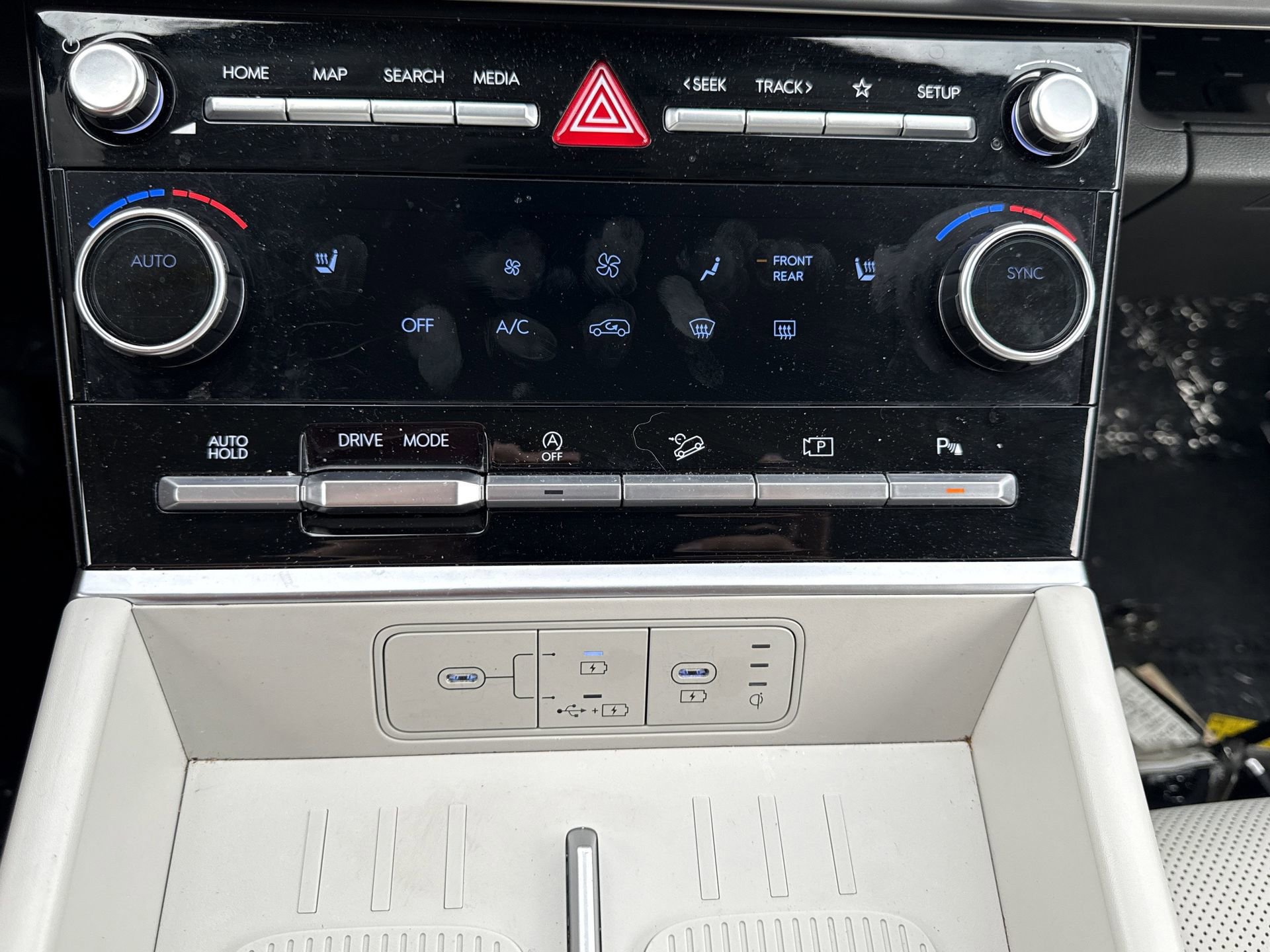 Used 2025 Hyundai Santa Fe SEL image 13