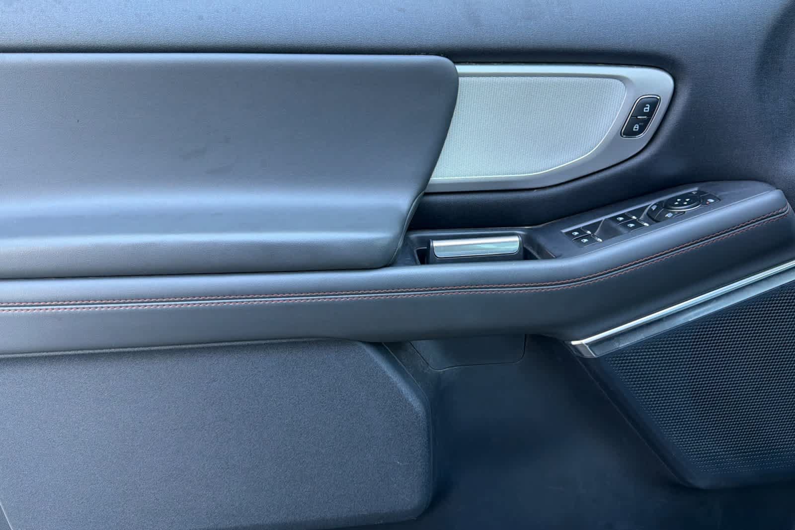 Certified 2025 Ford Expedition Active AWD/4WD image 12