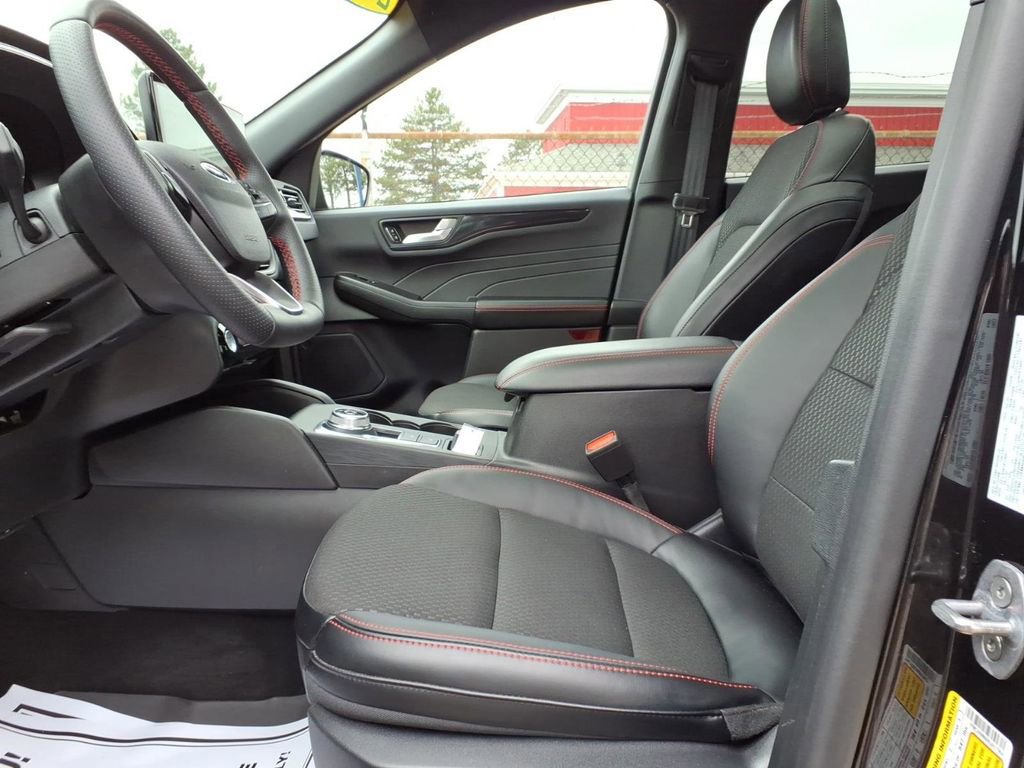Certified 2024 Ford Escape ST-Line w/ Tech Pack #1 image 14