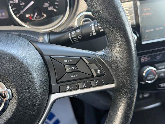 Used 2018 Nissan Rogue SV w/ Premium Package AWD/4WD image 17