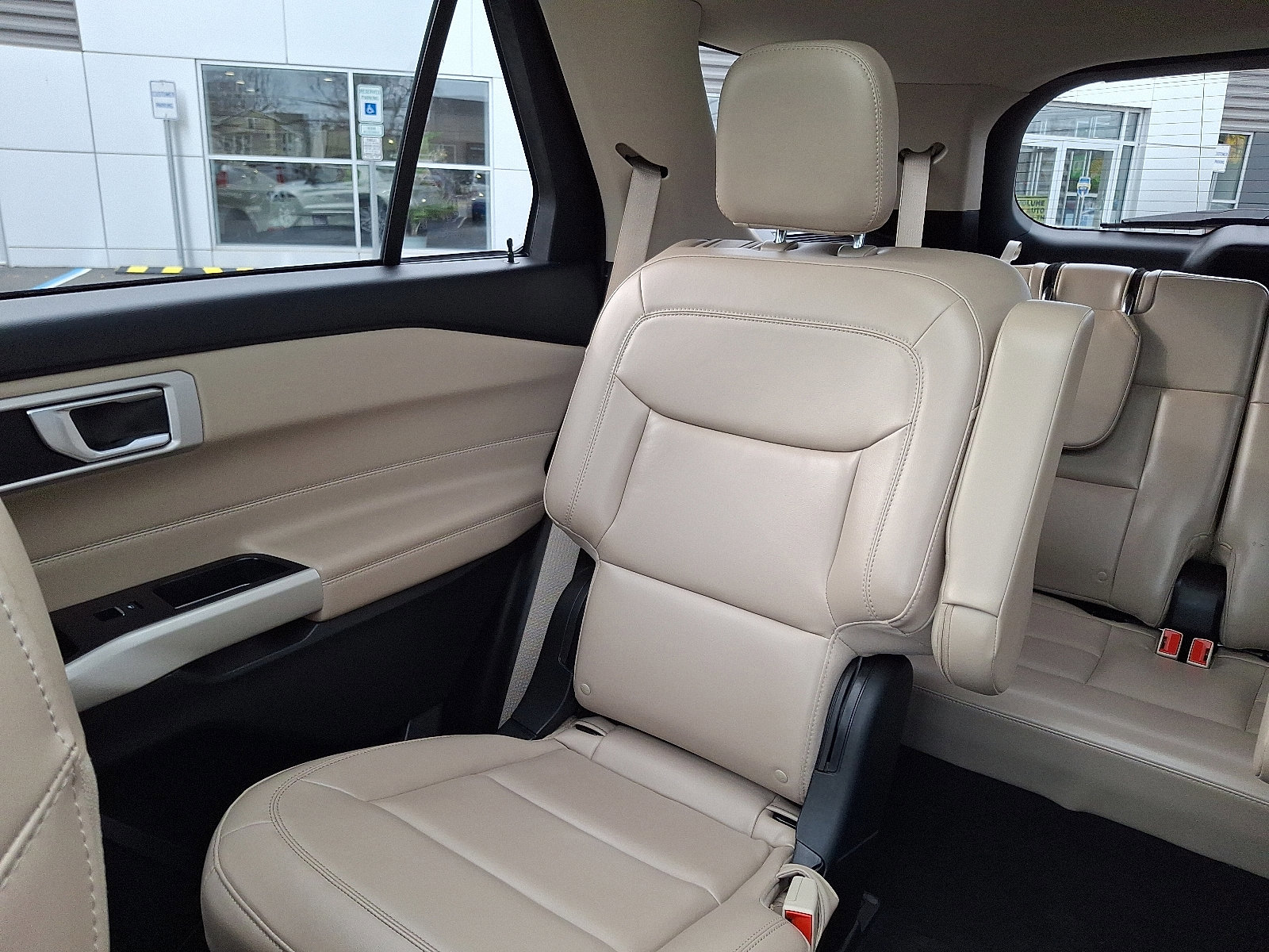 Certified 2021 Ford Explorer XLT w/ Equipment Group 202A image 18