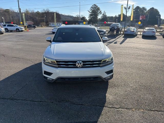 Used 2018 Volkswagen Tiguan SEL Premium image 2