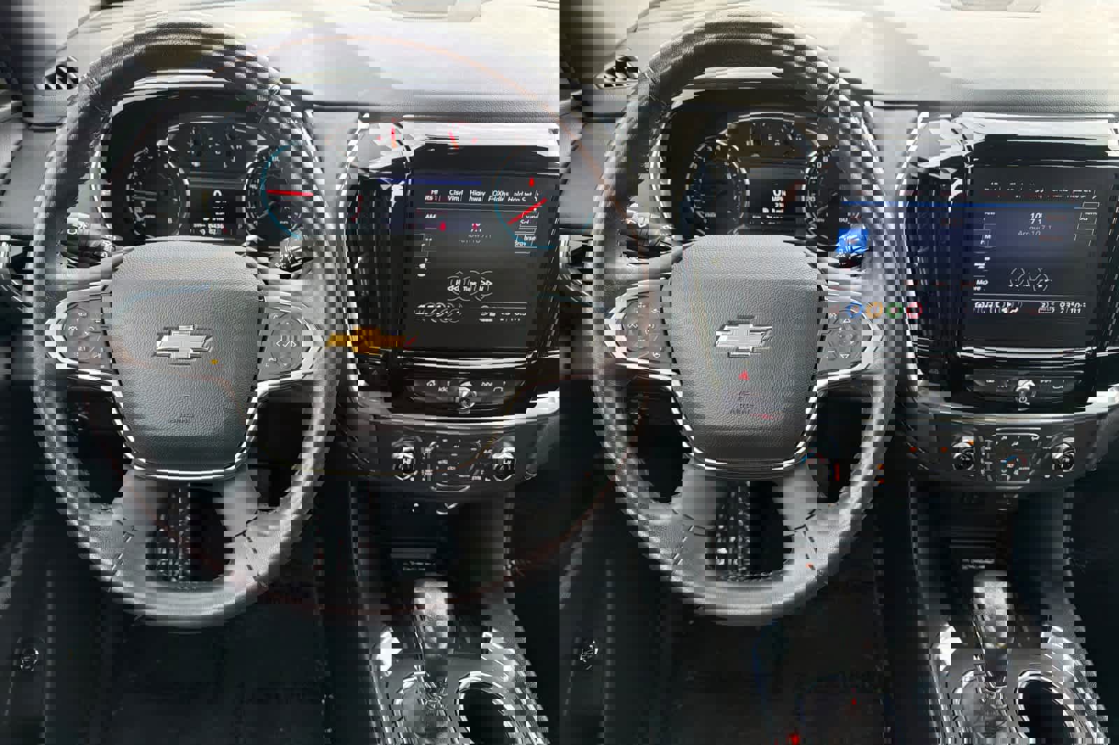 Used 2022 Chevrolet Traverse LT image 14