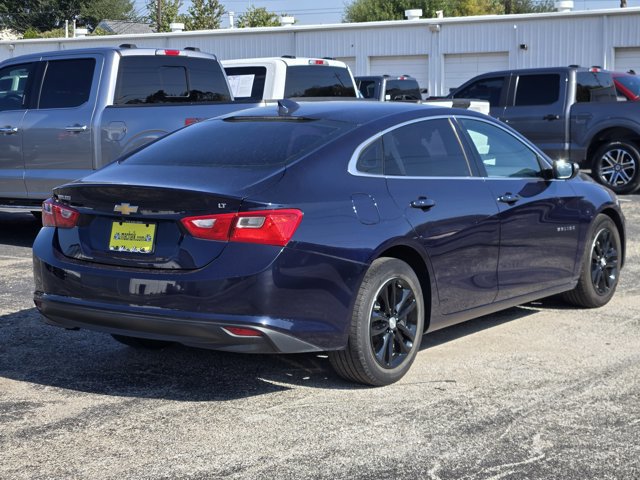 Used 2018 Chevrolet Malibu LT w/ Leather Package image 3