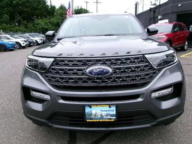 Certified 2023 Ford Explorer XLT w/ Equipment Group 202A AWD/4WD image 2