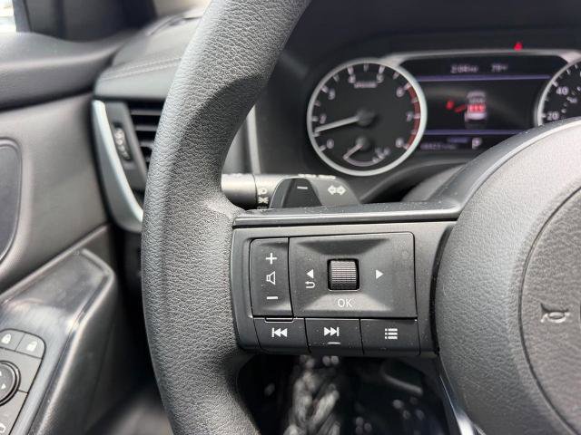 Used 2024 Nissan Rogue S FWD image 12