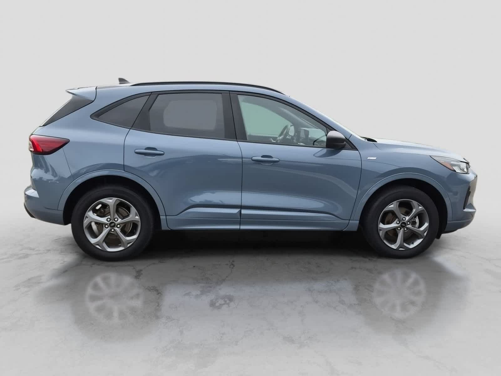 Certified 2024 Ford Escape ST-Line w/ Tech Pack #1 AWD/4WD image 9