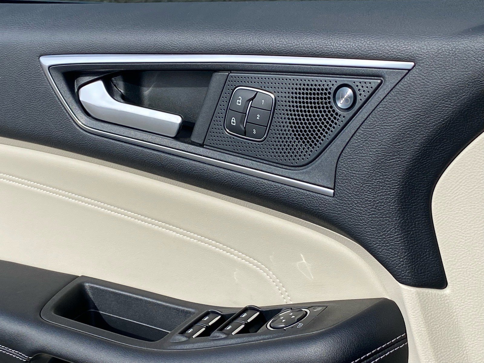 Certified 2022 Ford Edge Titanium image 19