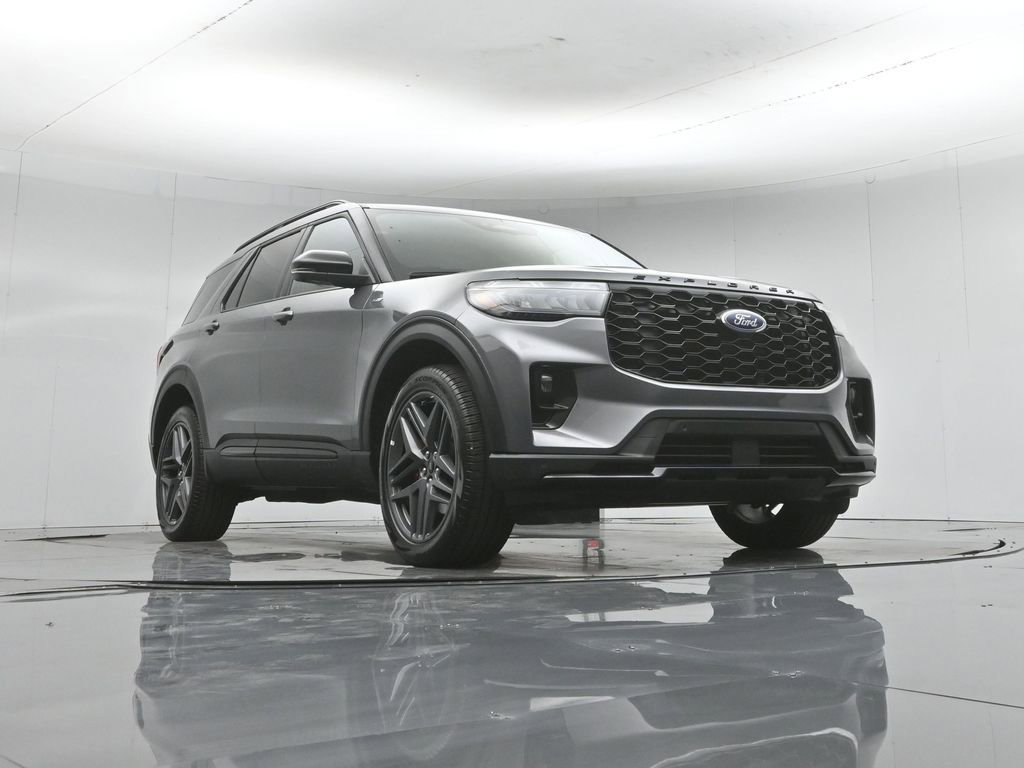 Certified 2025 Ford Explorer ST-Line w/ ST-Line Street Pack AWD/4WD image 48
