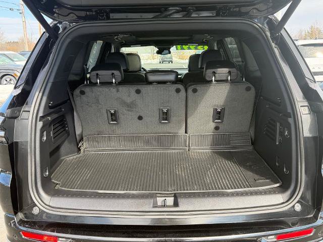 Used 2025 Buick Enclave Avenir AWD/4WD image 23