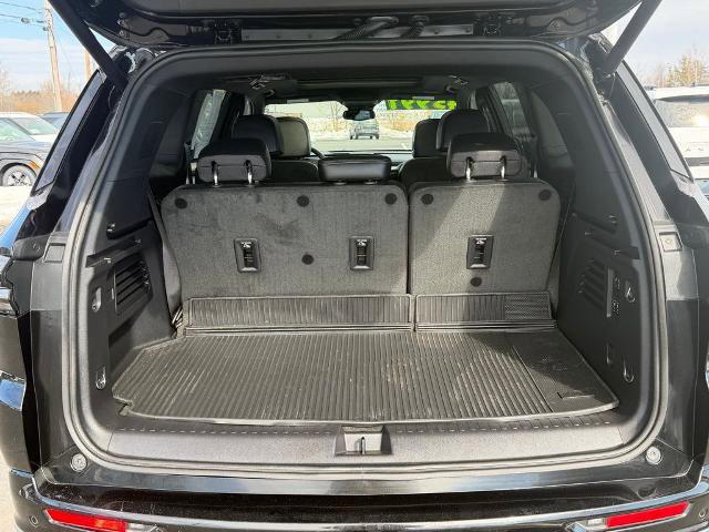 Used 2025 Buick Enclave Avenir AWD/4WD image 23