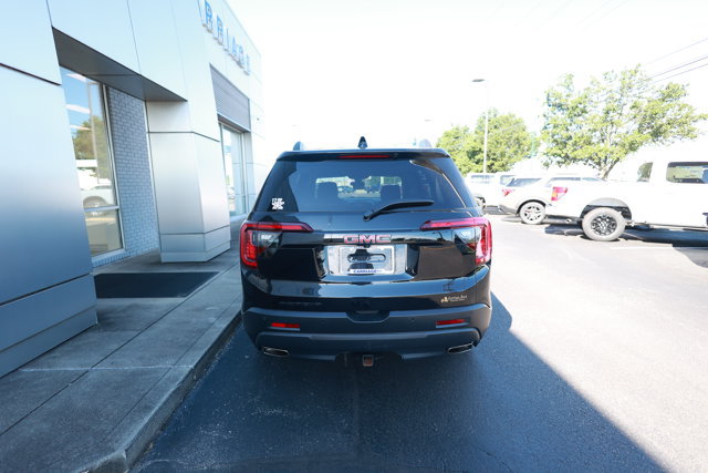 Used 2023 GMC Acadia SLE w/ Driver Convenience Package FWD image 4