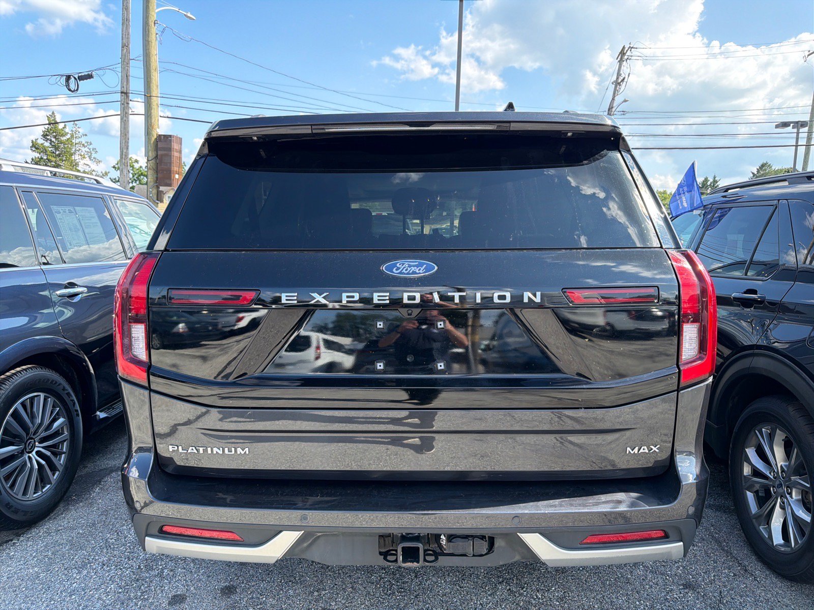 Certified 2025 Ford Expedition Max Platinum w/ Driver's Package AWD/4WD image 5