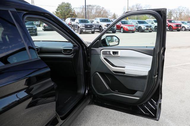 Certified 2023 Ford Explorer XLT w/ Equipment Group 202A image 32