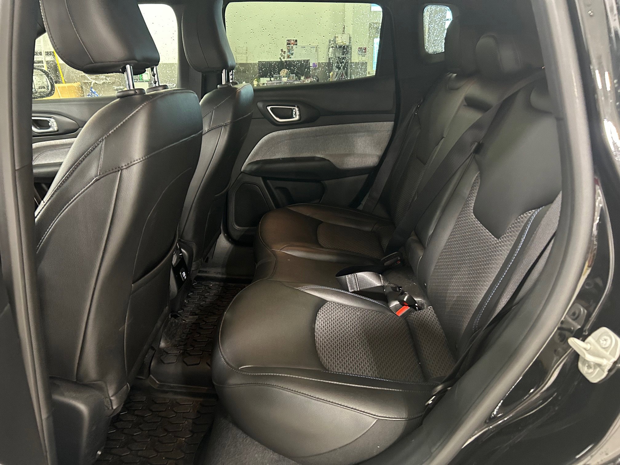 Used 2023 Jeep Compass Latitude AWD/4WD image 6