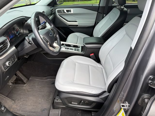 Certified 2021 Ford Explorer XLT w/ Equipment Group 202A RWD image 11