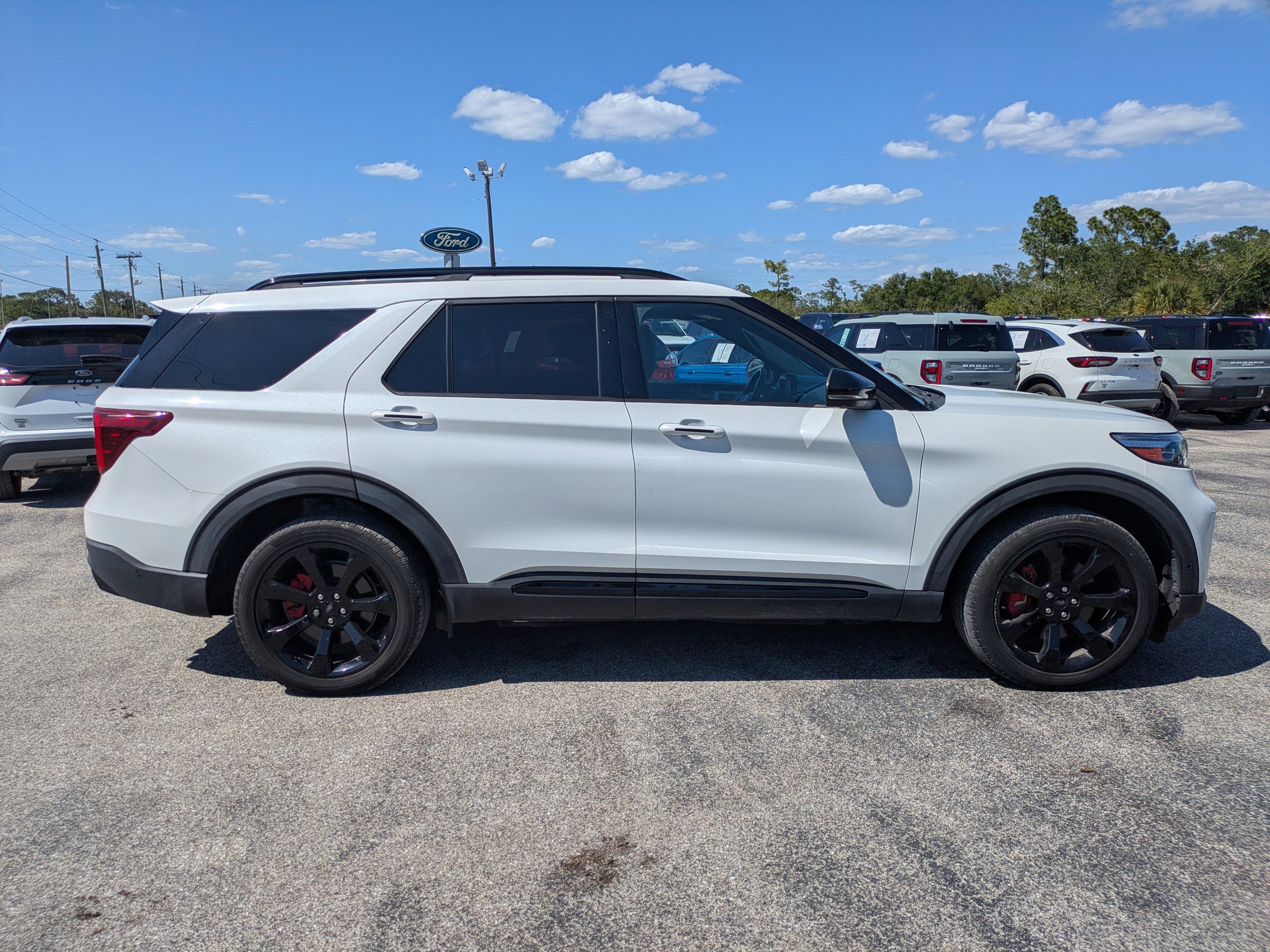 Certified 2020 Ford Explorer ST w/ ST Street Pack AWD/4WD image 3