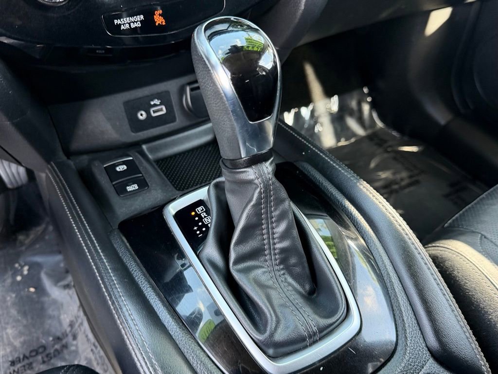 Used 2018 Nissan Rogue SL w/ Premium Package FWD image 28