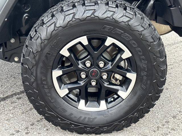 Used 2025 Jeep Wrangler Unlimited Rubicon AWD/4WD image 9