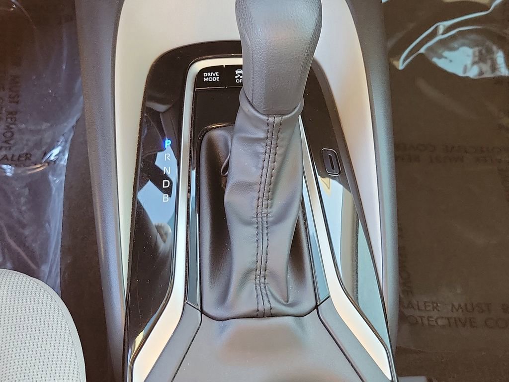 Used 2025 Toyota Corolla LE image 29