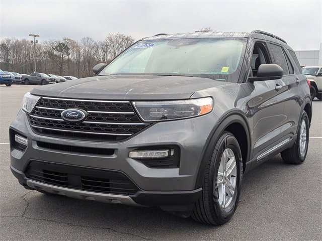 Certified 2021 Ford Explorer XLT w/ Equipment Group 202A image 7
