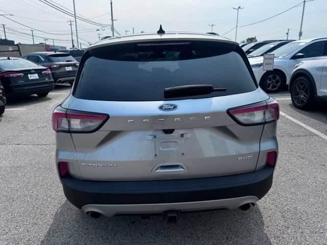 Certified 2022 Ford Escape Titanium w/ Class II Trailer Tow Package AWD/4WD image 4