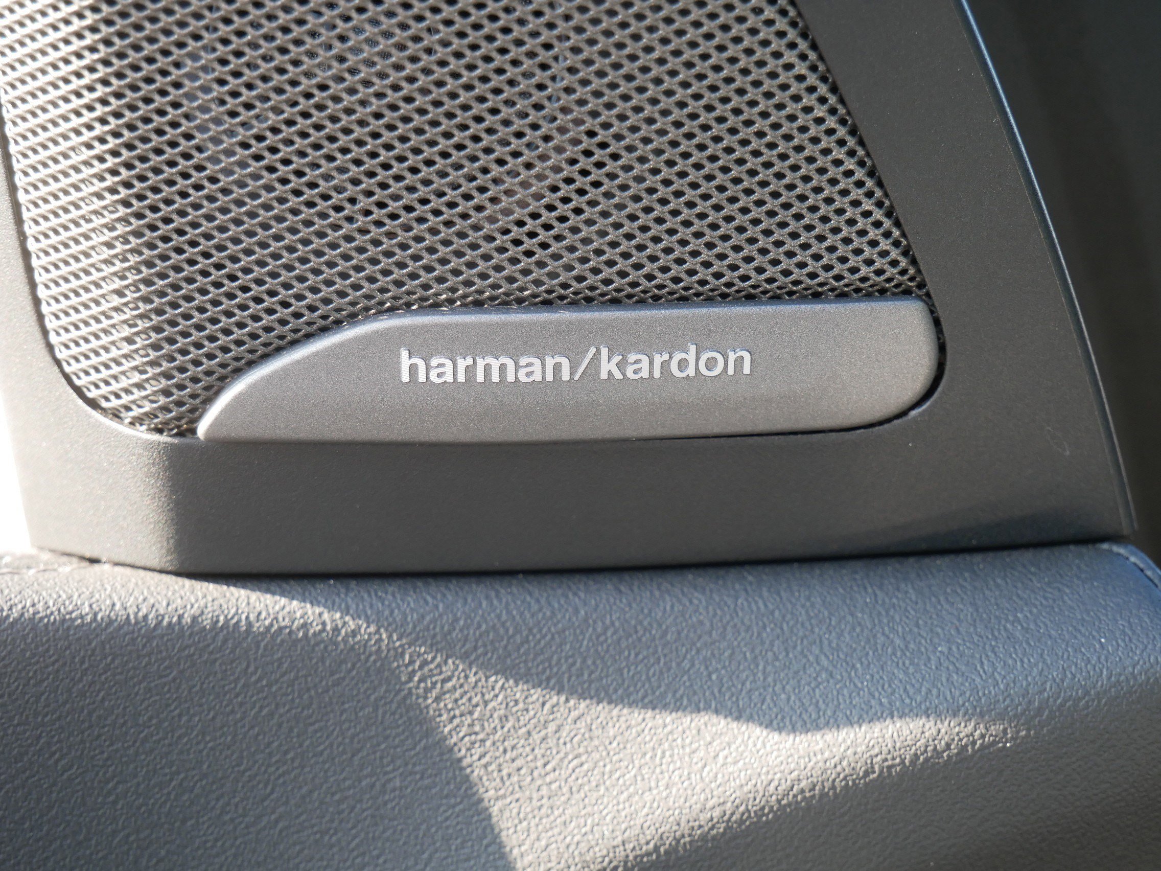 Used 2023 BMW X7 xDrive40i w/ Executive Package image 39