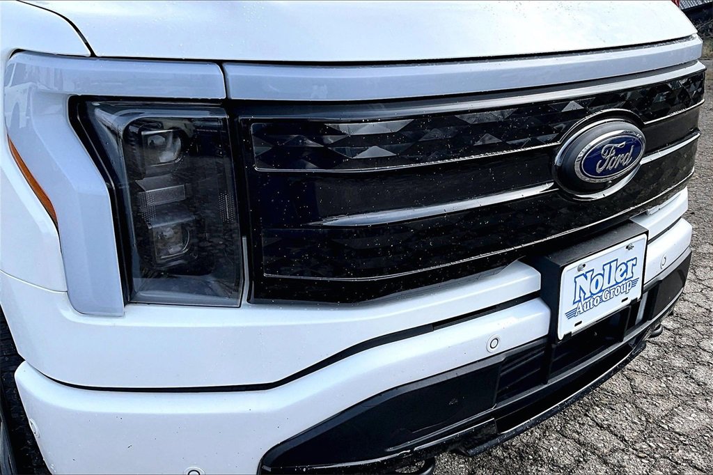Certified 2022 Ford F150 Lightning Platinum image 29