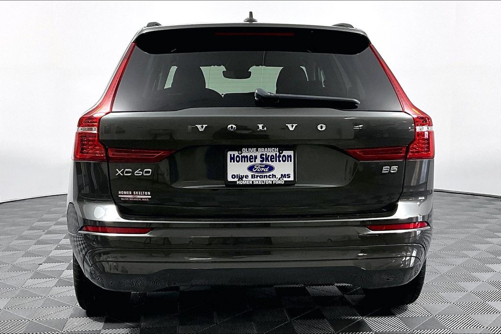 Used 2022 Volvo XC60 B5 Momentum FWD image 4