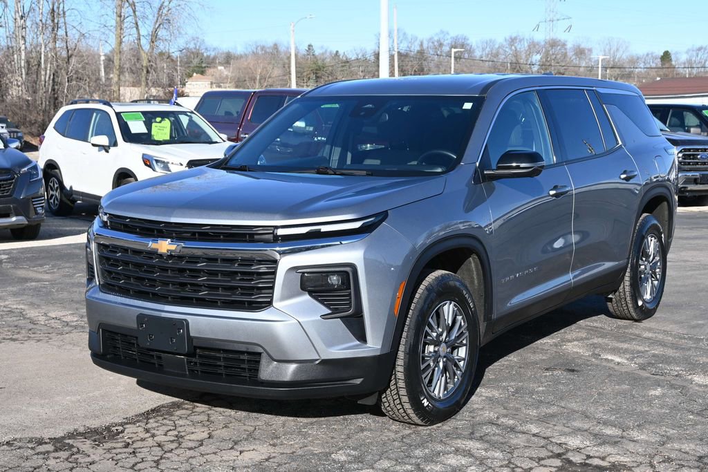 Used 2024 Chevrolet Traverse LS