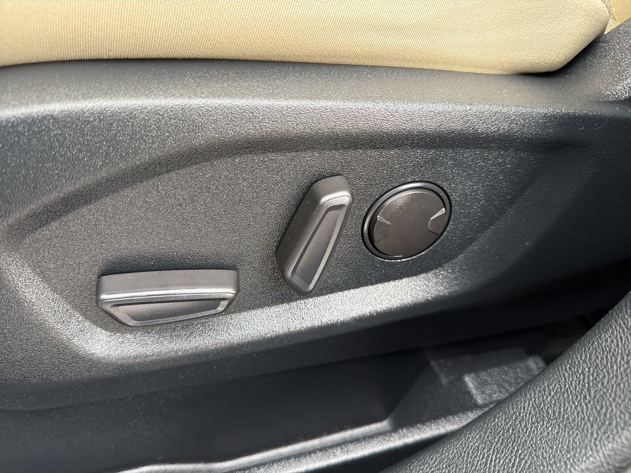Certified 2020 Ford Edge SE FWD image 19