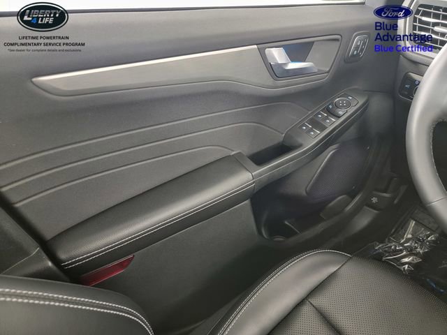 Certified 2022 Ford Escape Titanium w/ Class II Trailer Tow Package image 32