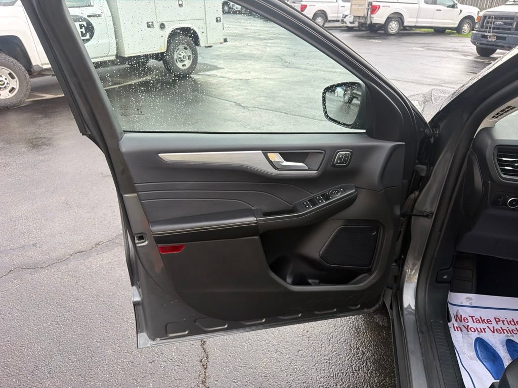 Certified 2024 Ford Escape Platinum AWD/4WD image 24