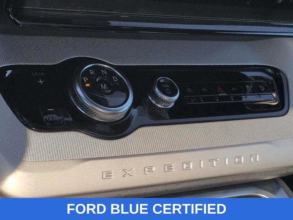 Certified 2025 Ford Expedition Active AWD/4WD image 16