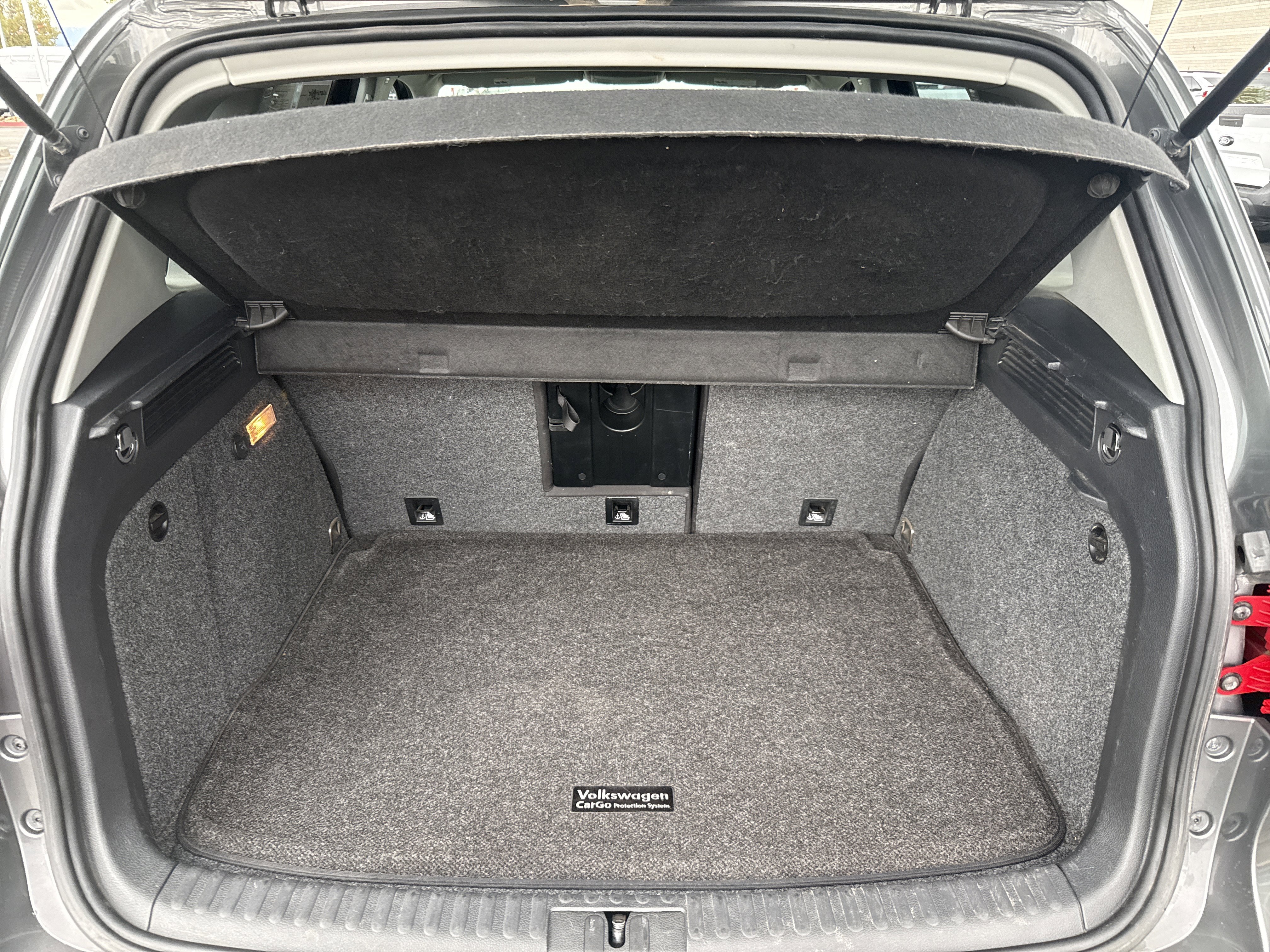 Used 2018 Volkswagen Tiguan Limited w/ Premium Package image 25