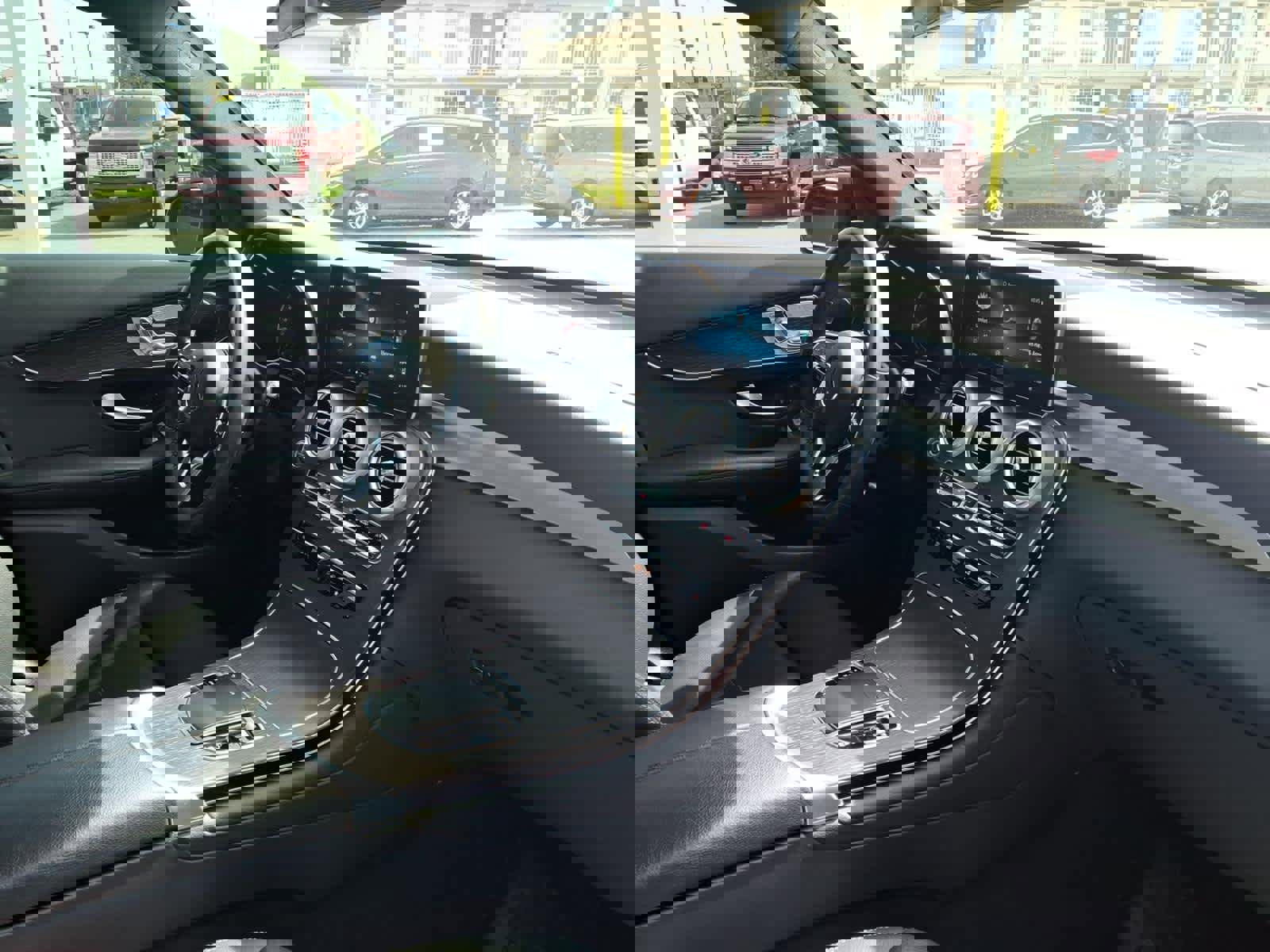 Used 2021 Mercedes-Benz GLC 300 image 23