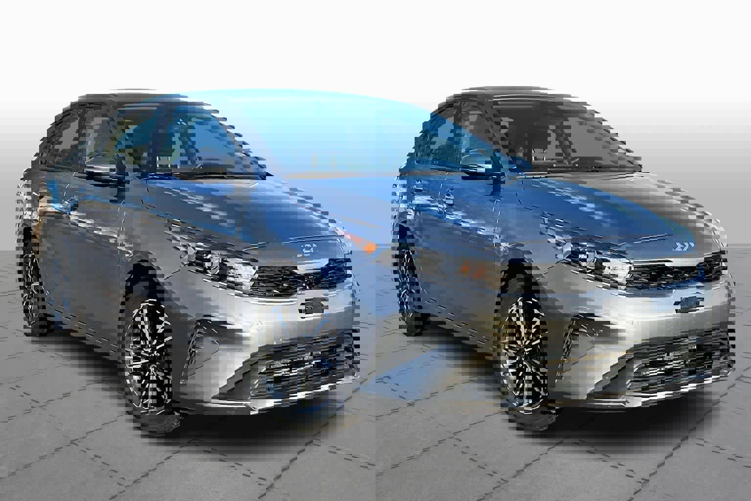 Used 2023 Kia Forte LXS w/ LXS Technology Package image 5