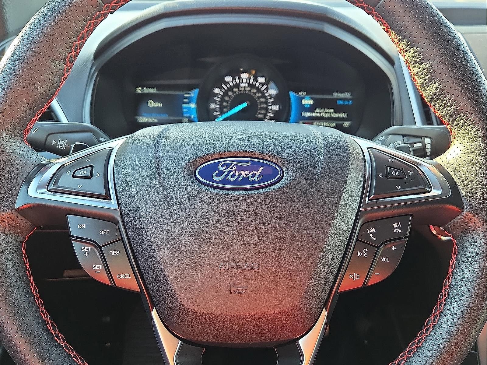 Certified 2024 Ford Edge ST-Line w/ Class II Trailer Tow Package image 24