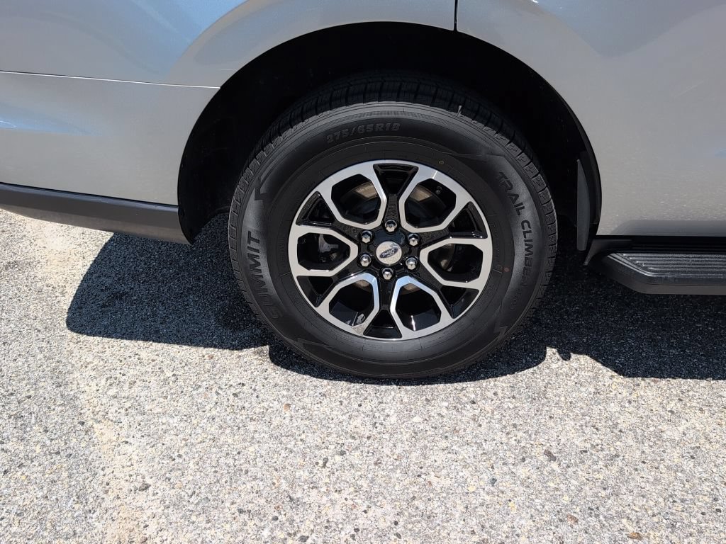 Certified 2024 Ford Expedition XLT RWD image 17