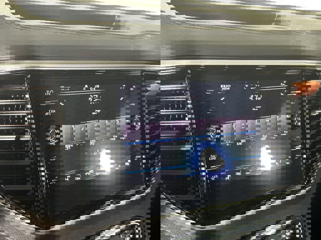 Used 2022 Volkswagen Atlas Cross Sport SEL R-Line image 45