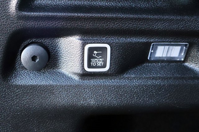 Used 2025 Jeep Grand Cherokee L Laredo image 24