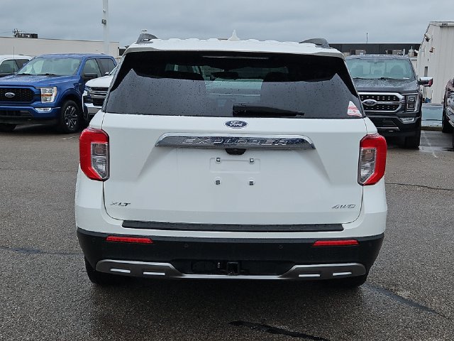 Certified 2023 Ford Explorer XLT w/ Equipment Group 202A AWD/4WD image 4