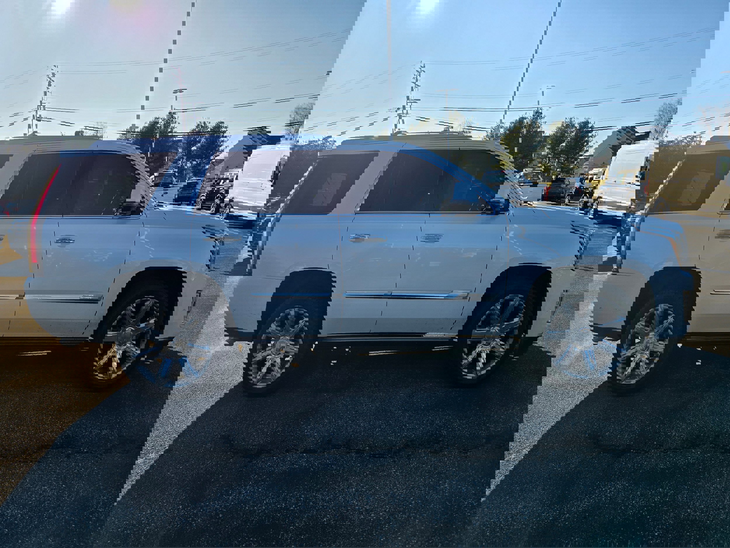 Used 2017 Cadillac Escalade Premium Luxury image 2