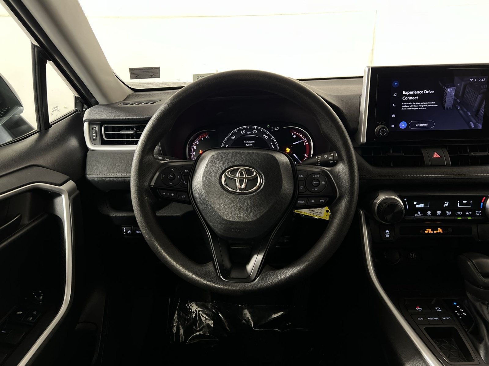 Used 2023 Toyota RAV4 LE FWD image 16